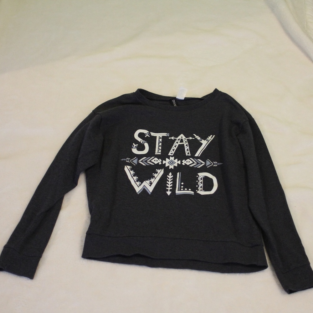 DIVIDED H&M "Stay Wild" Long Sleeve